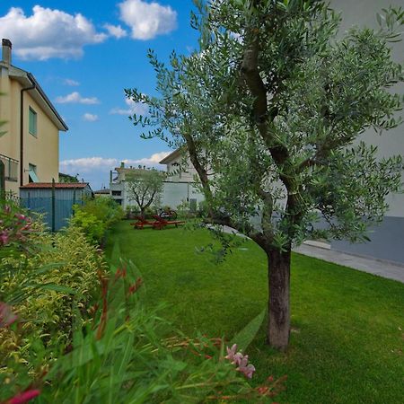 Via Goito 25 Rooms & Apartment Peschiera del Garda Esterno foto