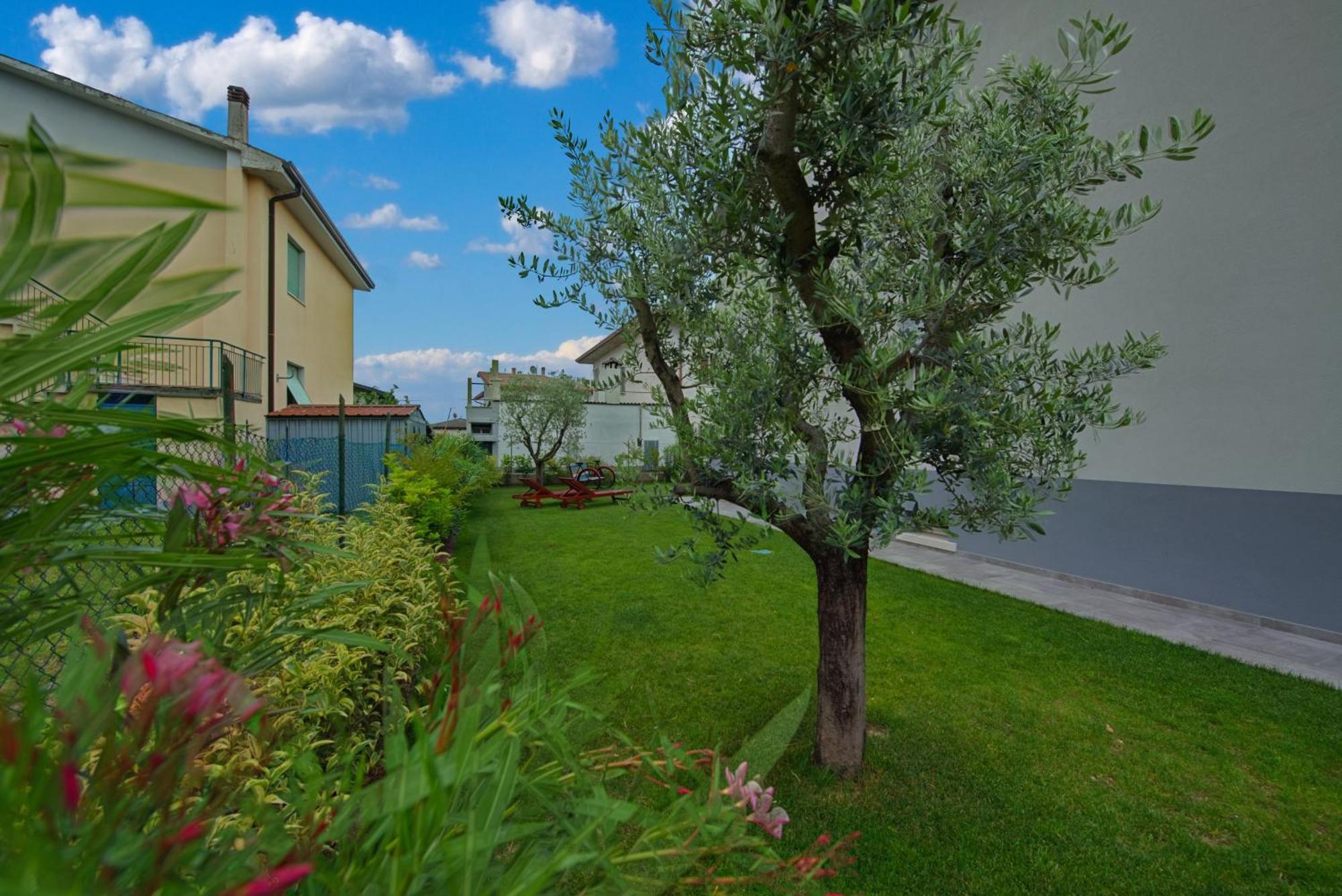 Via Goito 25 Rooms & Apartment Peschiera del Garda Esterno foto