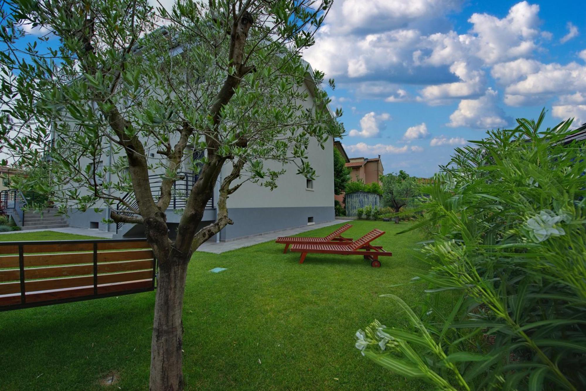 Via Goito 25 Rooms & Apartment Peschiera del Garda Esterno foto