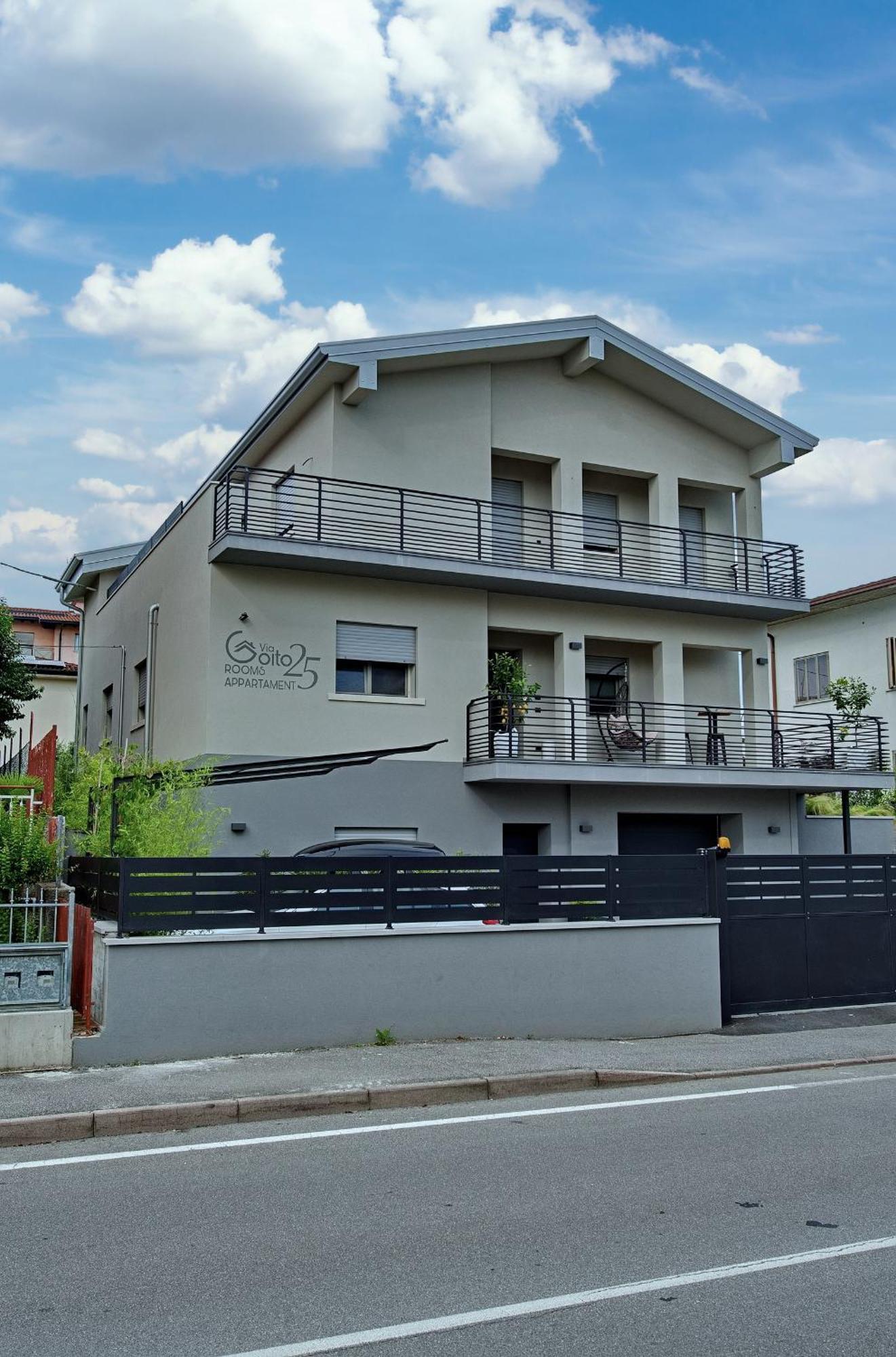 Via Goito 25 Rooms & Apartment Peschiera del Garda Esterno foto