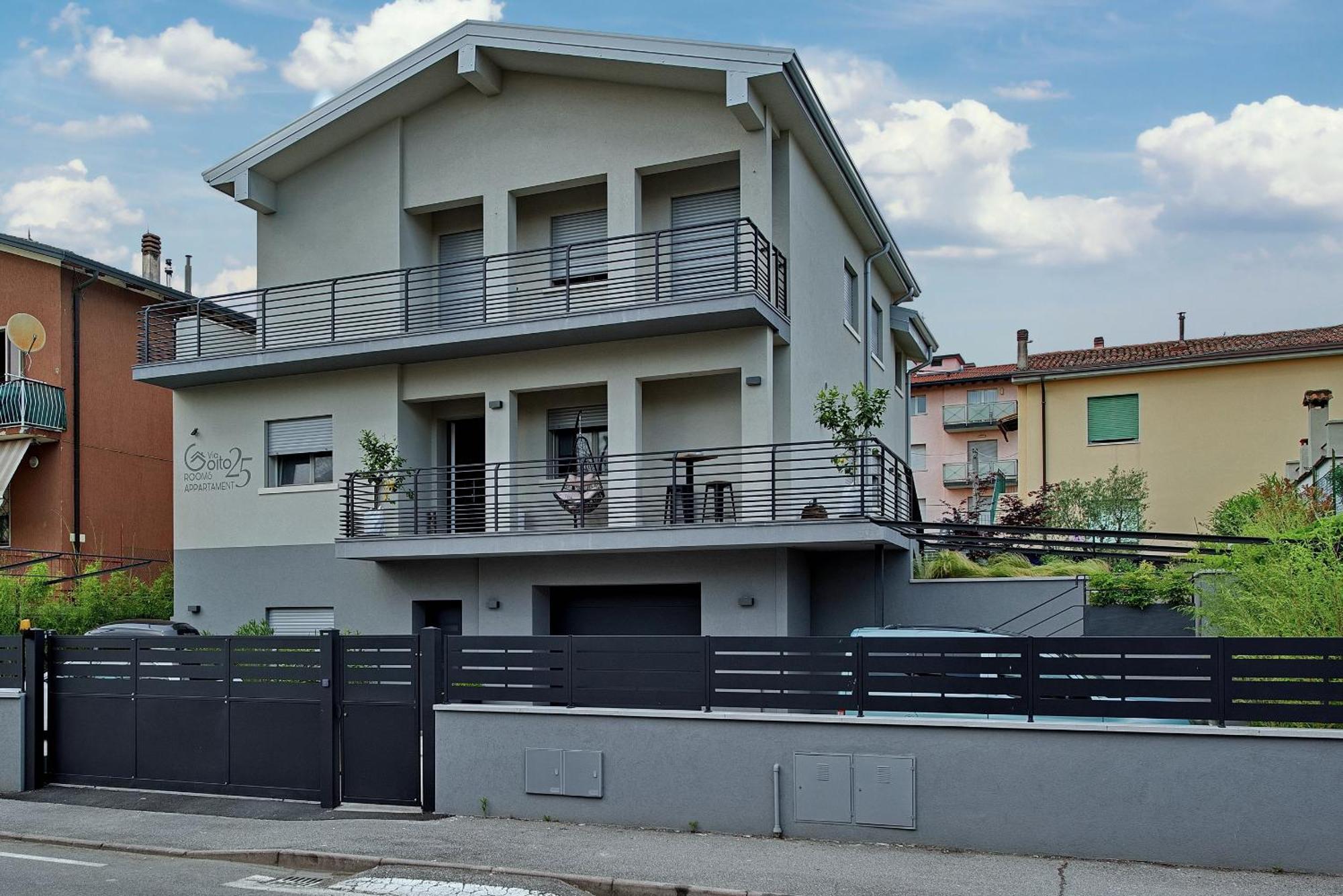 Via Goito 25 Rooms & Apartment Peschiera del Garda Esterno foto