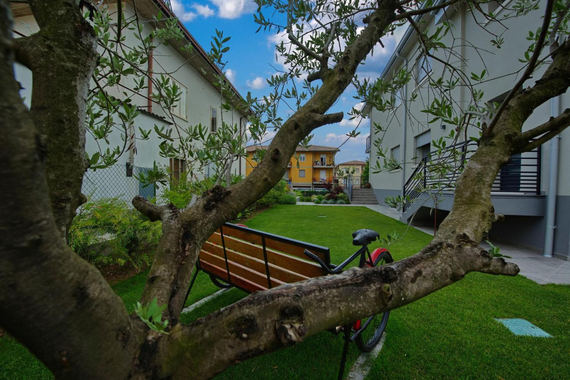 Via Goito 25 Rooms & Apartment Peschiera del Garda Esterno foto