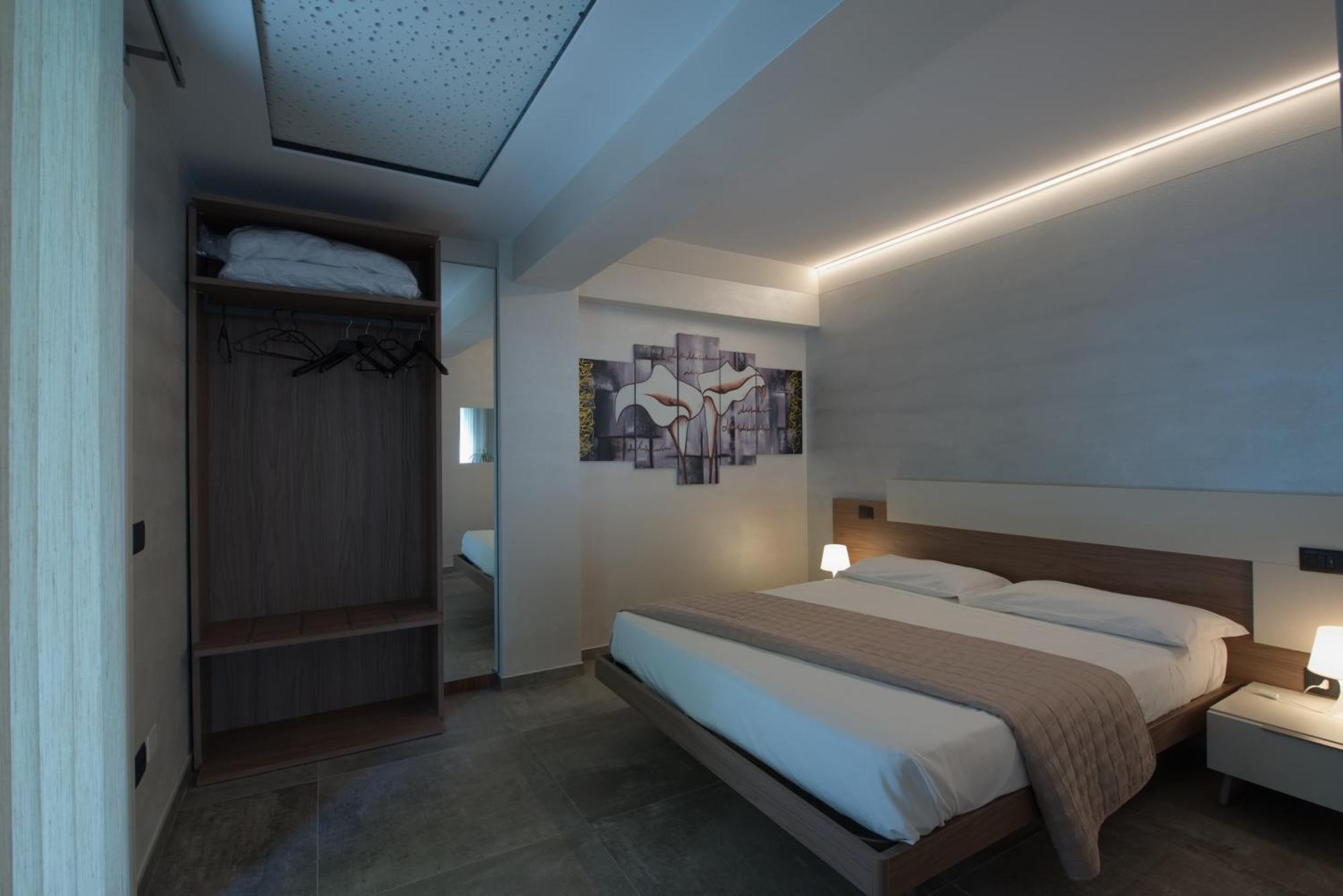 Via Goito 25 Rooms & Apartment Peschiera del Garda Esterno foto