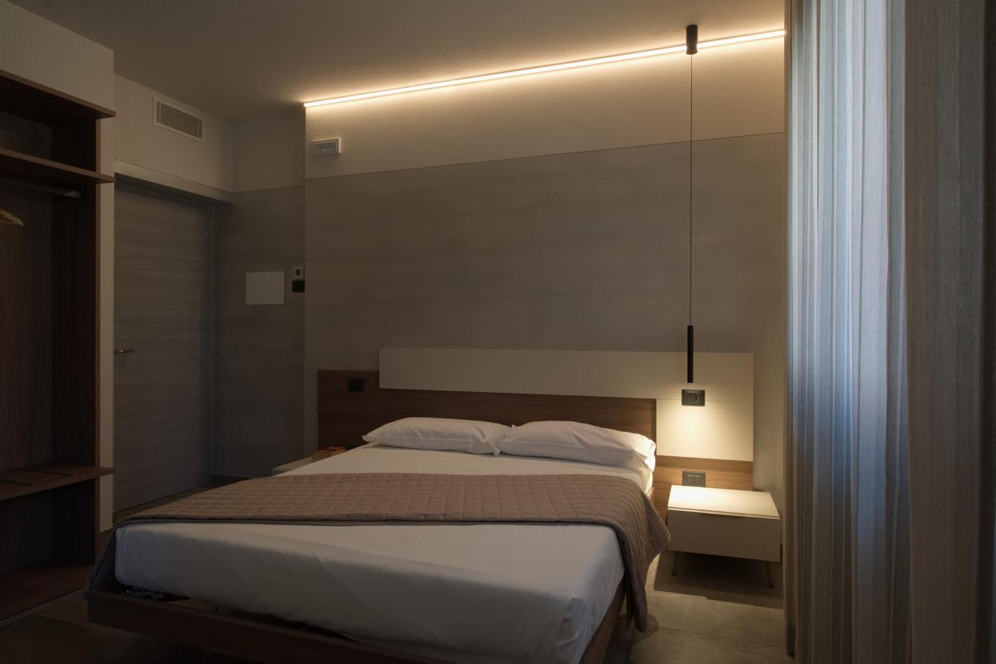 Via Goito 25 Rooms & Apartment Peschiera del Garda Esterno foto