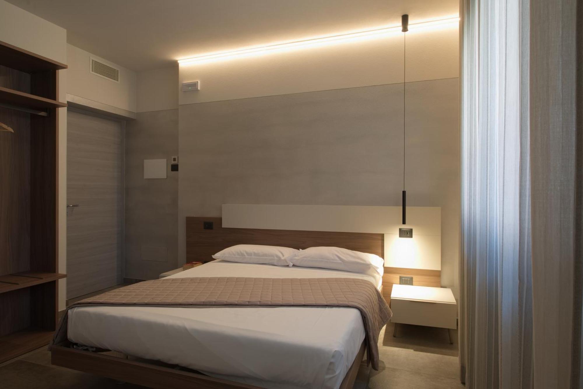 Via Goito 25 Rooms & Apartment Peschiera del Garda Esterno foto