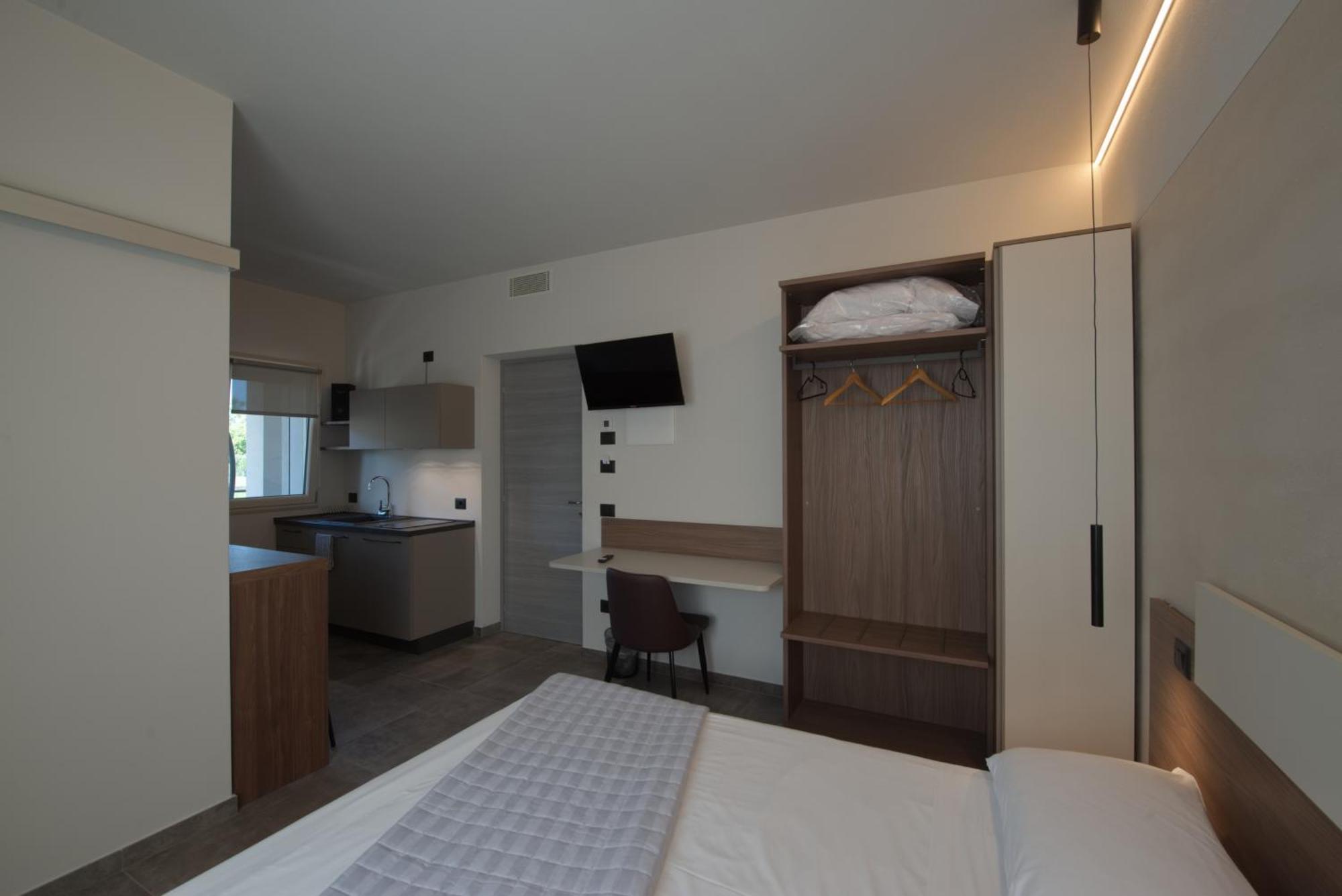 Via Goito 25 Rooms & Apartment Peschiera del Garda Esterno foto