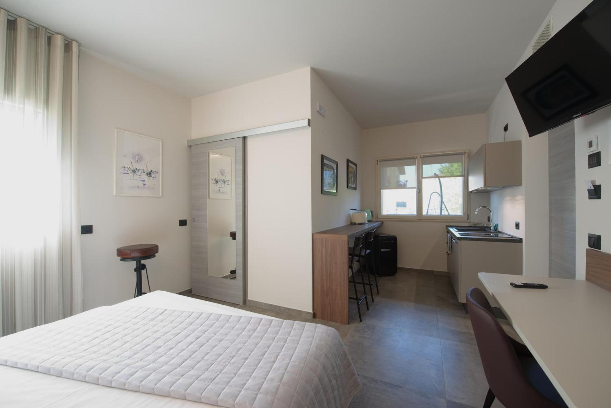 Via Goito 25 Rooms & Apartment Peschiera del Garda Esterno foto