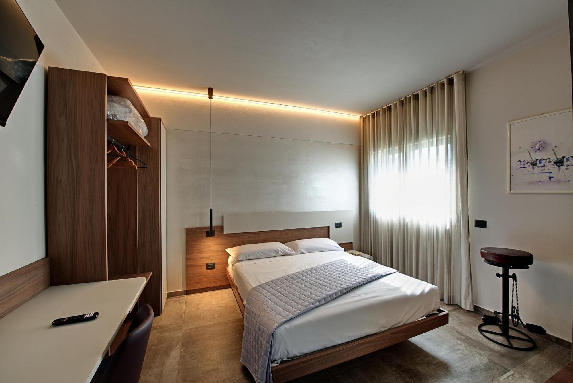 Via Goito 25 Rooms & Apartment Peschiera del Garda Esterno foto