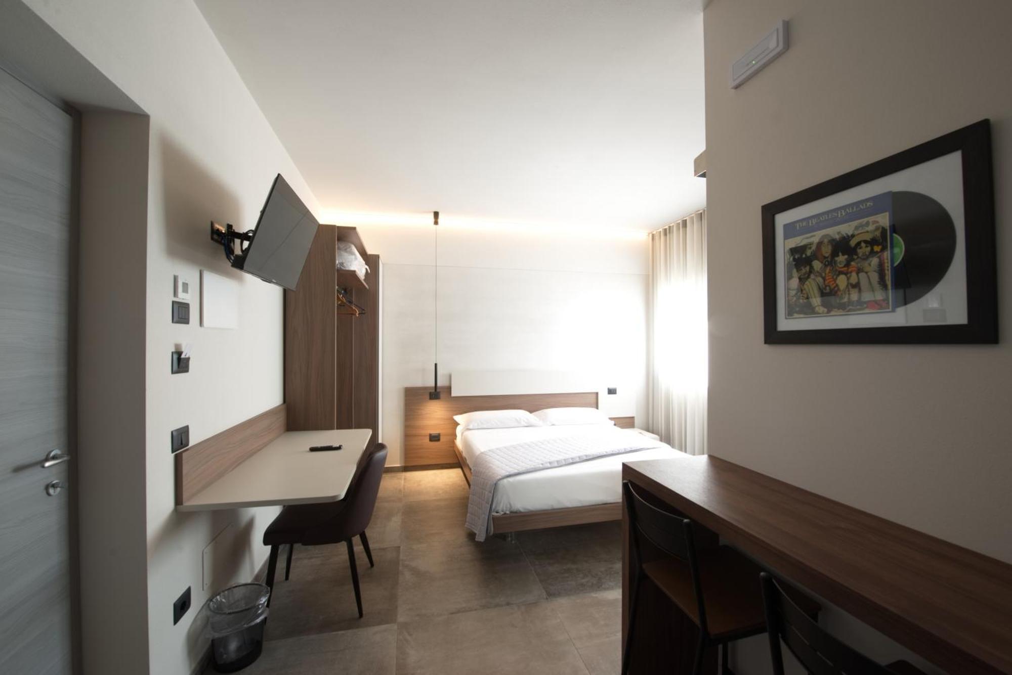 Via Goito 25 Rooms & Apartment Peschiera del Garda Esterno foto