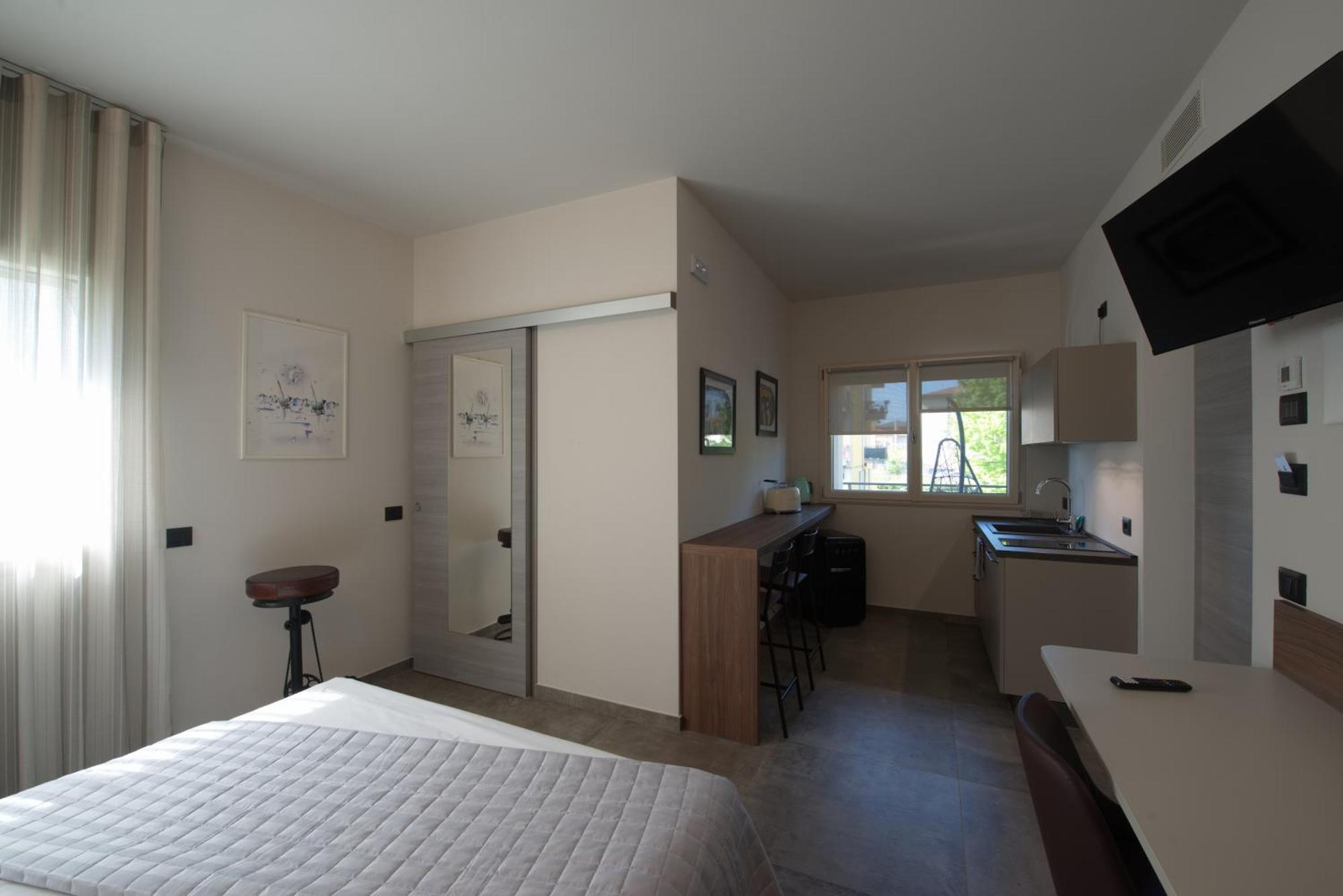 Via Goito 25 Rooms & Apartment Peschiera del Garda Esterno foto