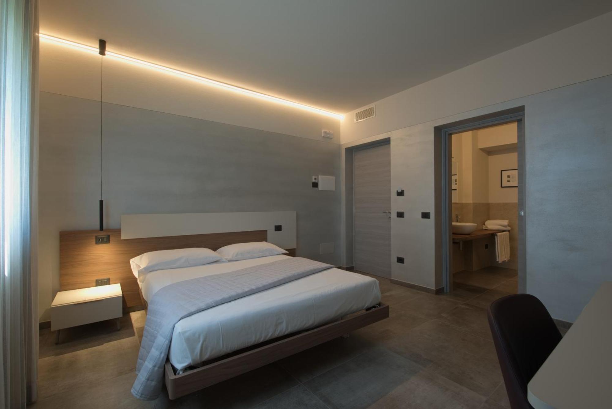 Via Goito 25 Rooms & Apartment Peschiera del Garda Esterno foto