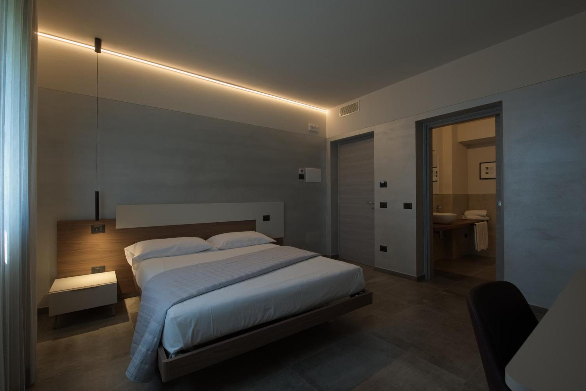 Via Goito 25 Rooms & Apartment Peschiera del Garda Esterno foto